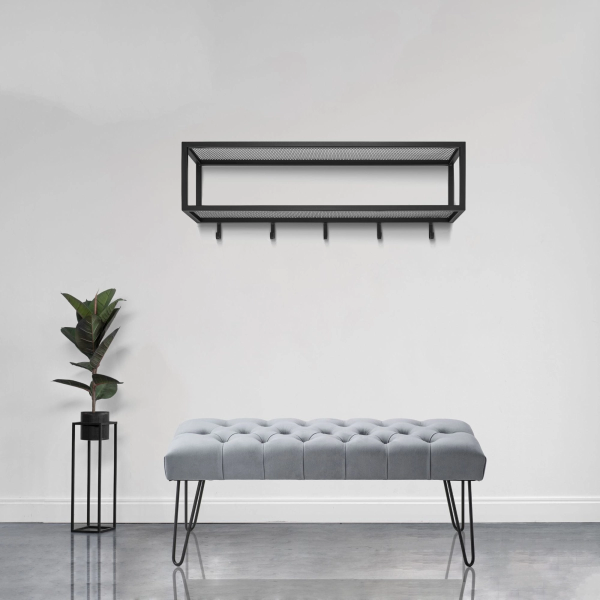 Zwart wandrek met stalen plank