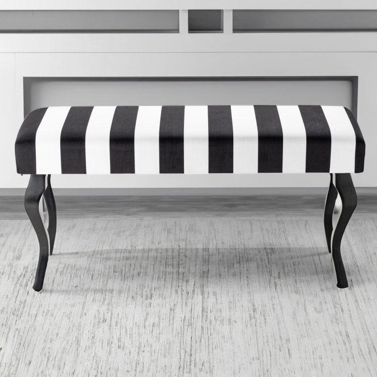 Gestreepte gestoffeerde bank