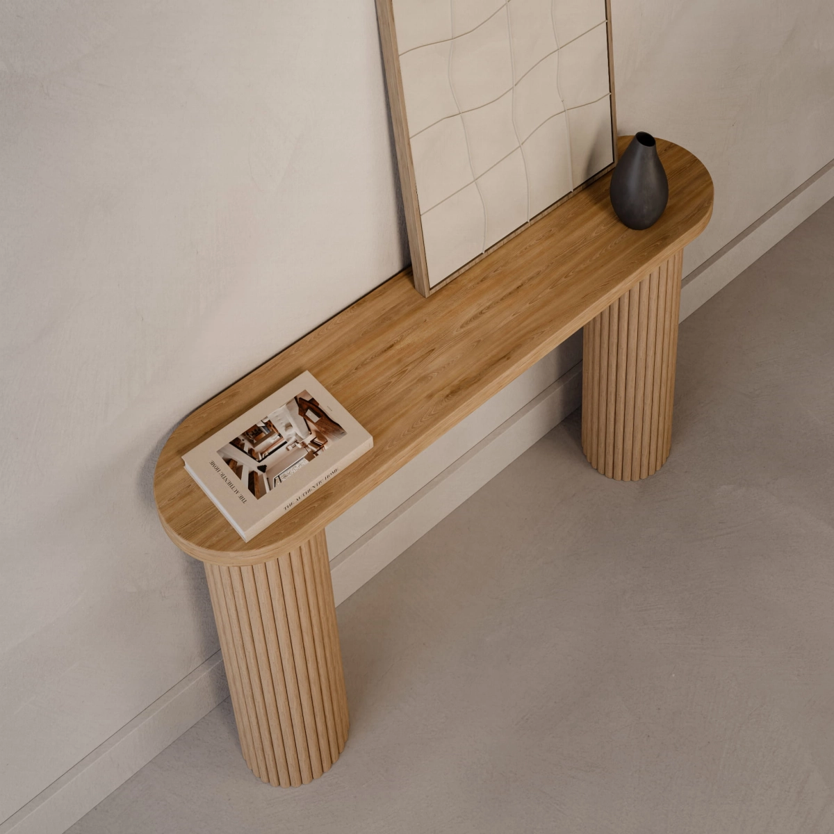 Houten console met gegroefde poten, ideaal voor de hal