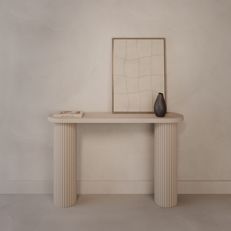 Console voor de hal met houten gegroefde poten en een meubelplaat bovenblad