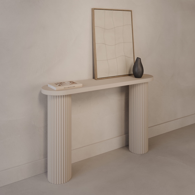 Kasjmier console met gegroefde poten, perfect voor de hal