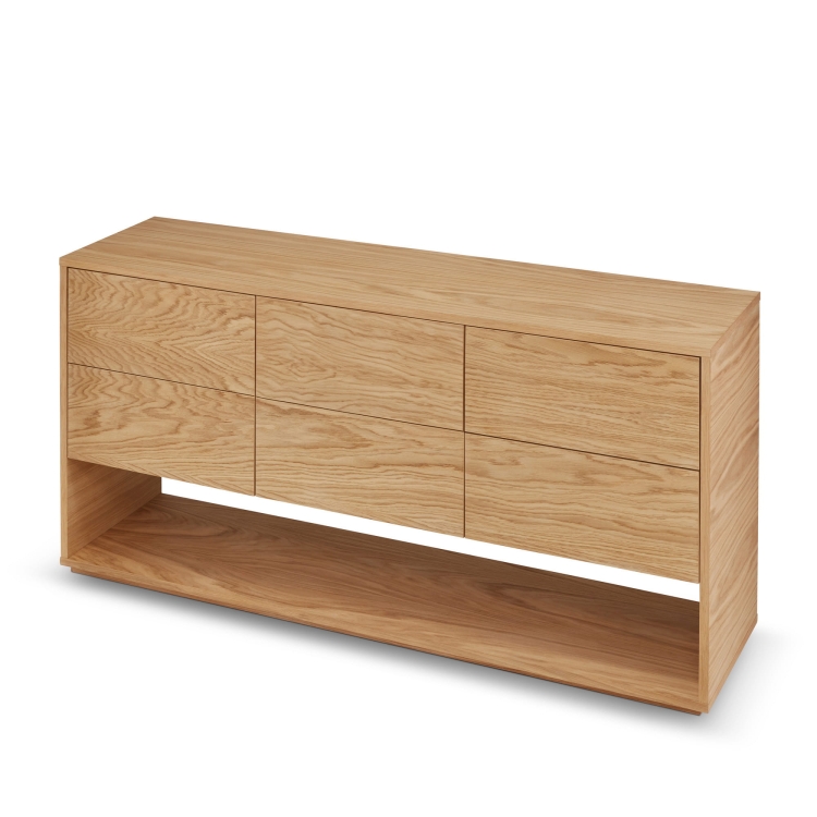 Komoda wykonana z forniru dębowego z pojemnymi szufladami, idealna do przechowywania ubrań