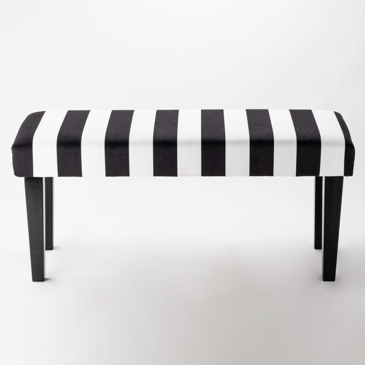 Gestreepte gestoffeerde bank